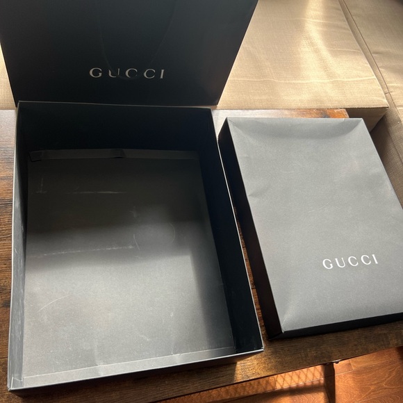 Large Gucci Box and shopping Bag - Picture 2 of 6
